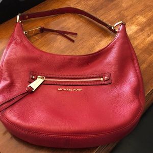 In like new condition Michael kors purse